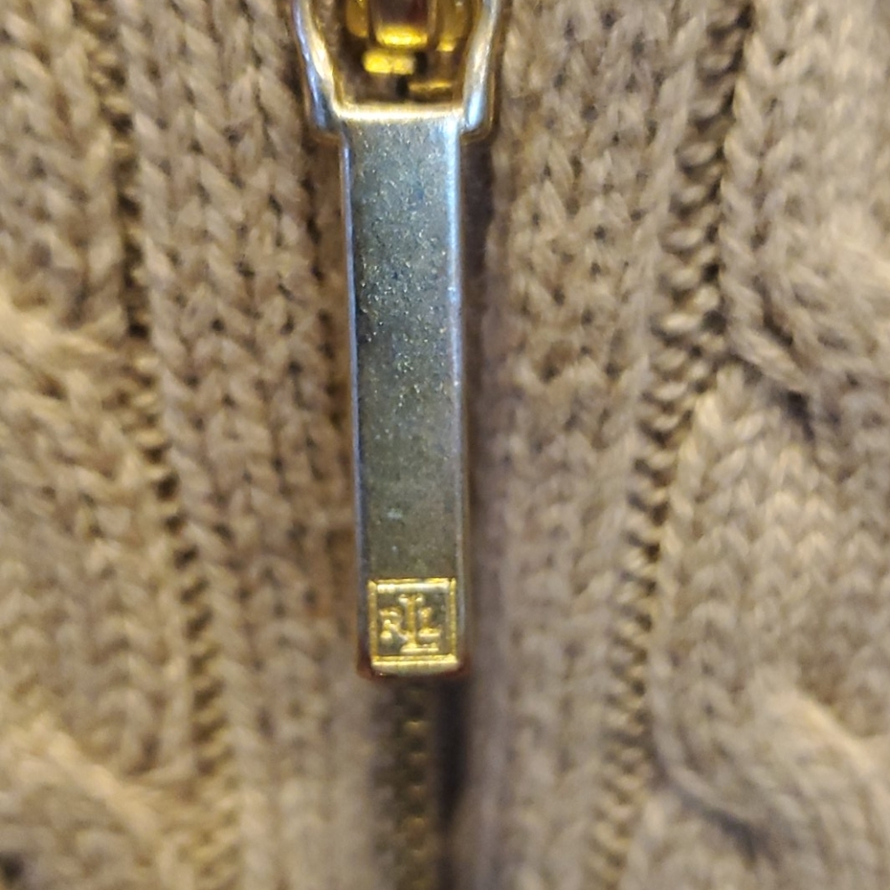 Sweater - Picture 5 of 6